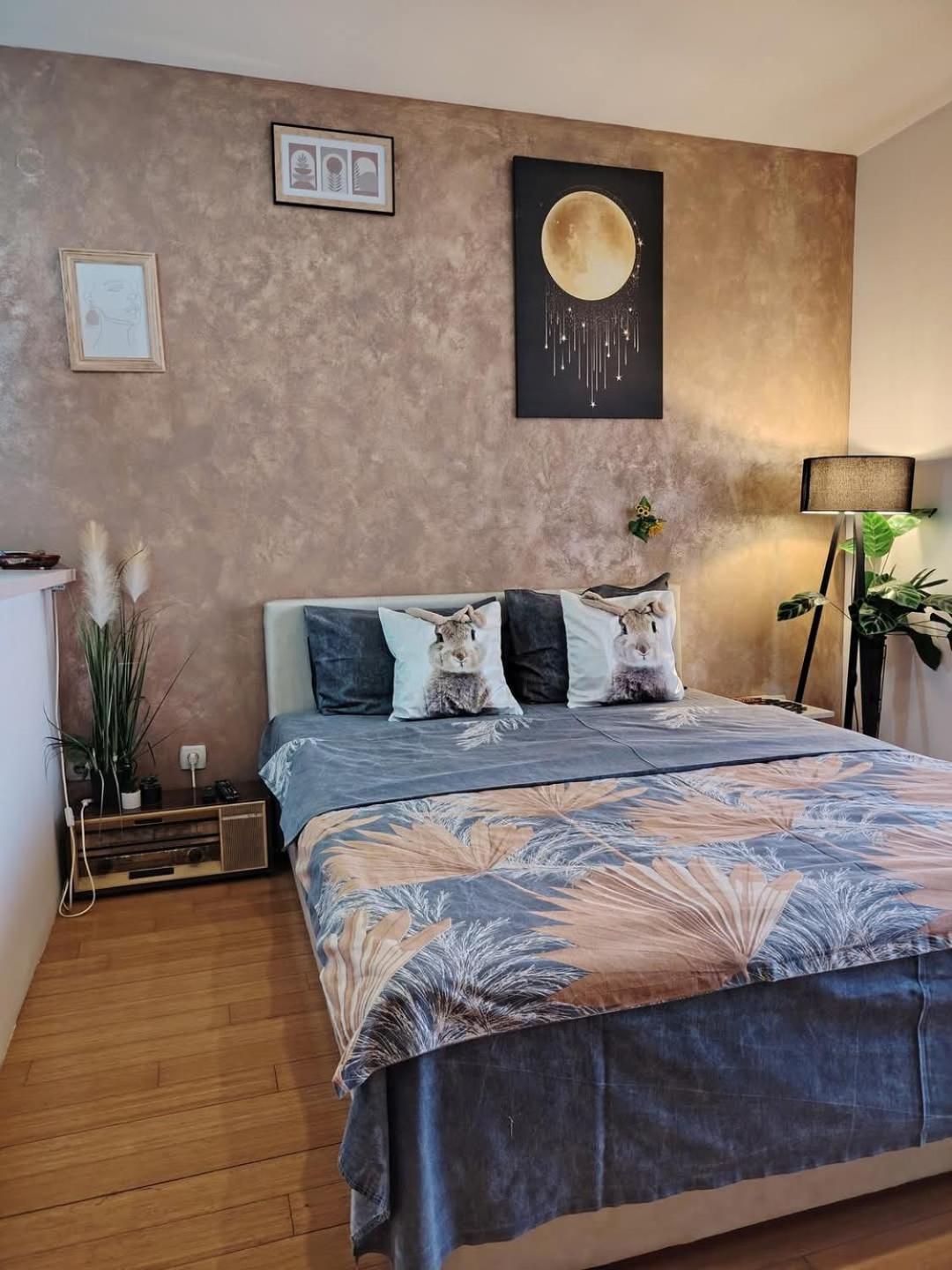 Apartment Bg