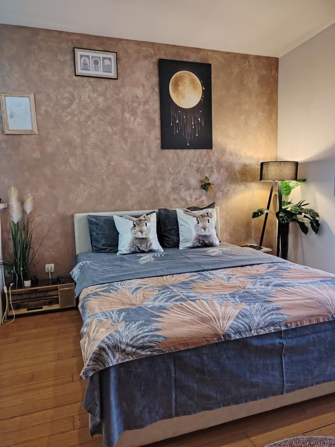 Apartment Bg